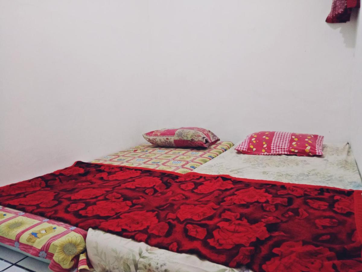 Griya Backpacker Pak Yon Bed & Breakfast Malang Luaran gambar