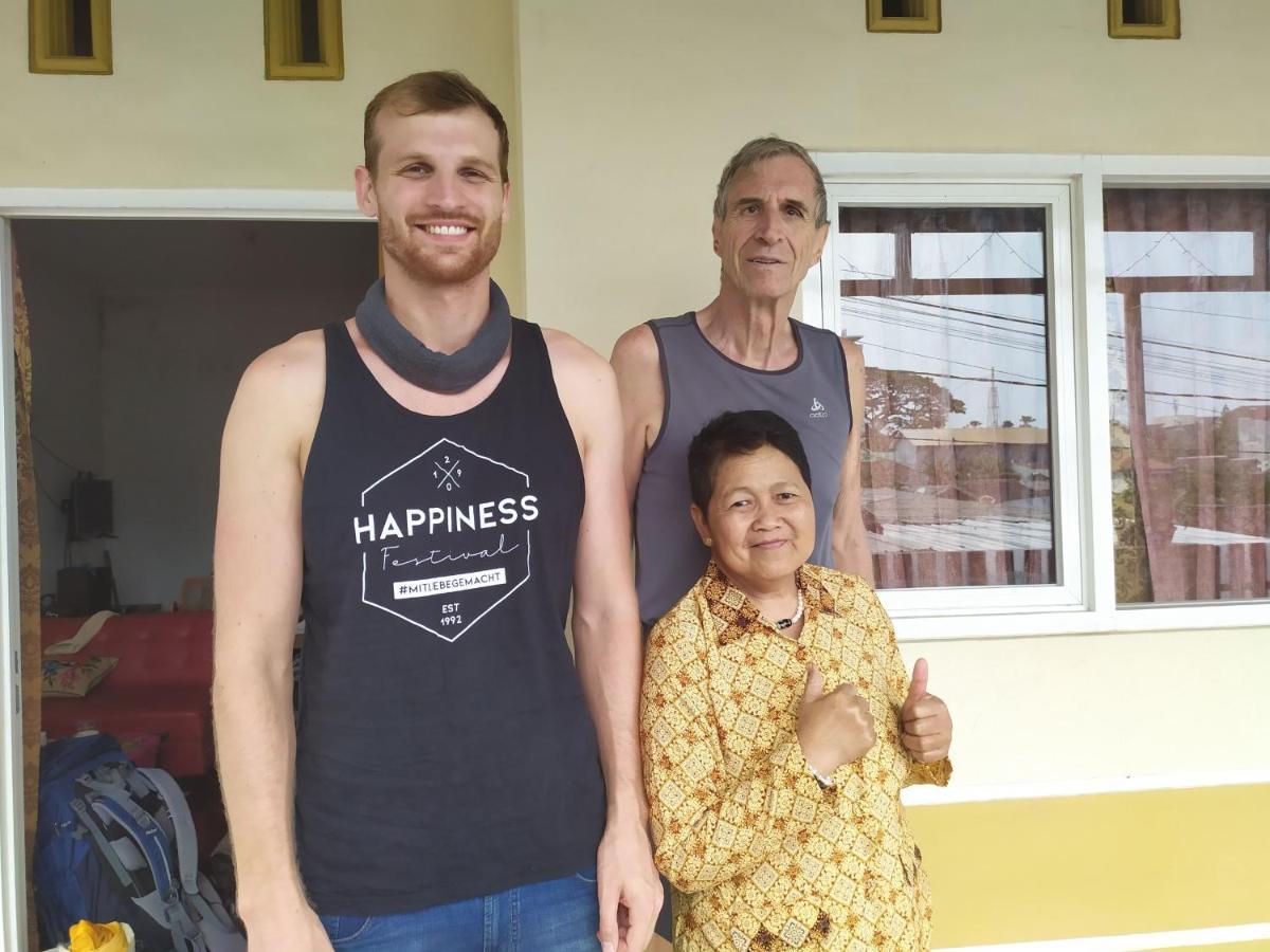 Griya Backpacker Pak Yon Bed & Breakfast Malang Luaran gambar